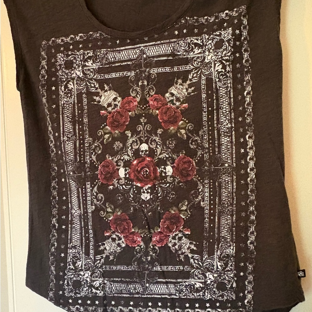Rock & Republic Black and White Graphic Sleeveless Muscle Tee Skull Roses XS